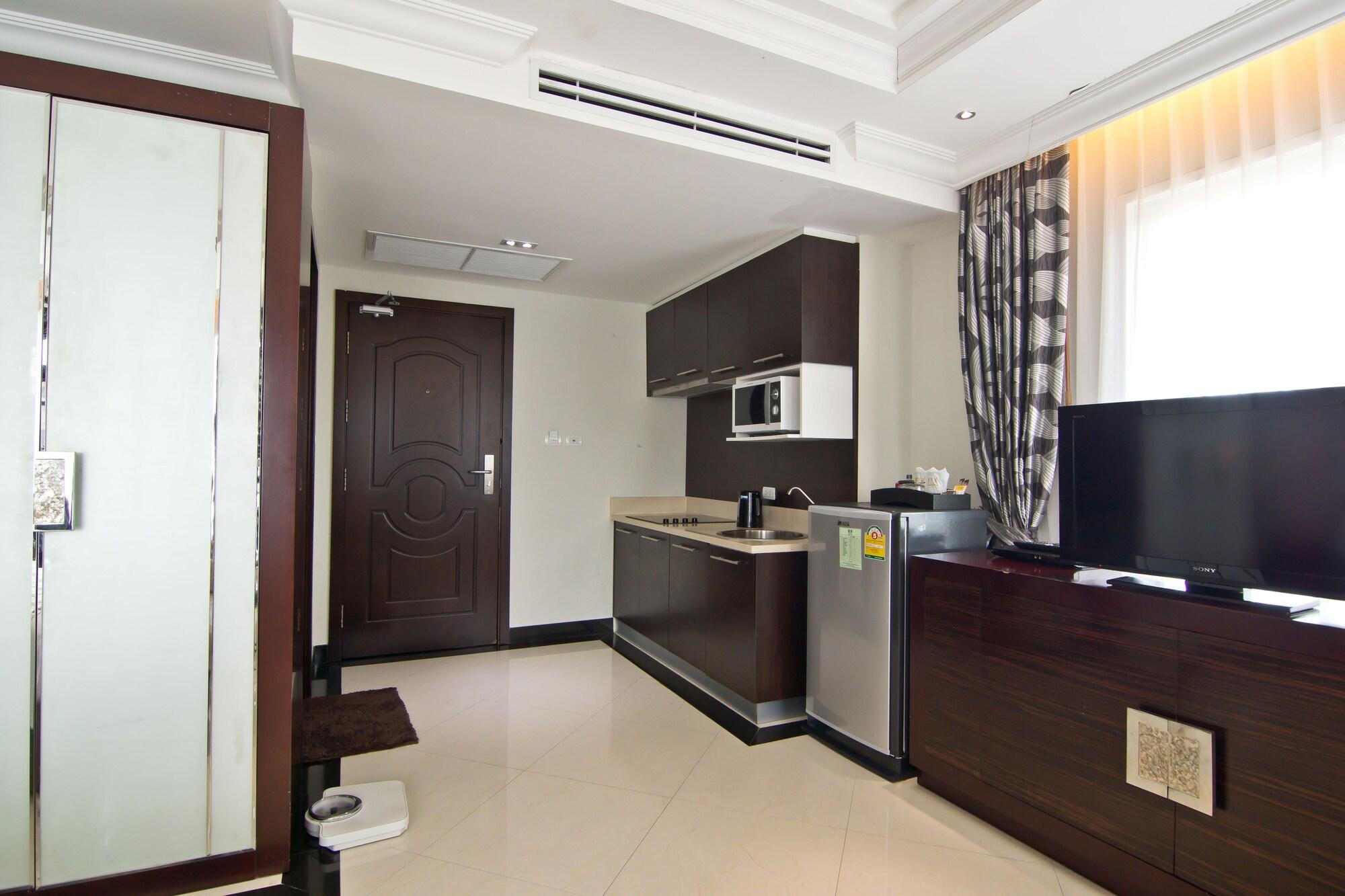 Lk Royal Wing Hotel Pattaya Bagian luar foto