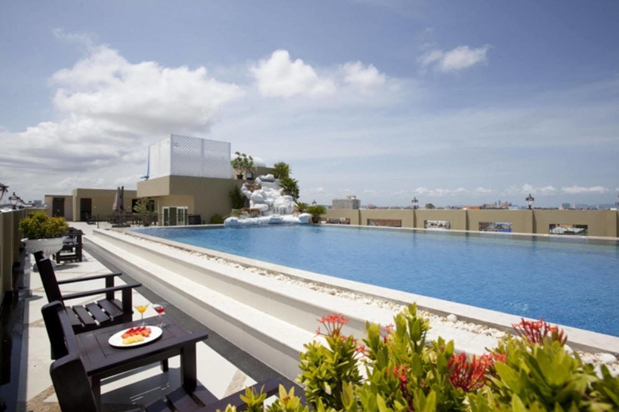 Lk Royal Wing Hotel Pattaya Bagian luar foto
